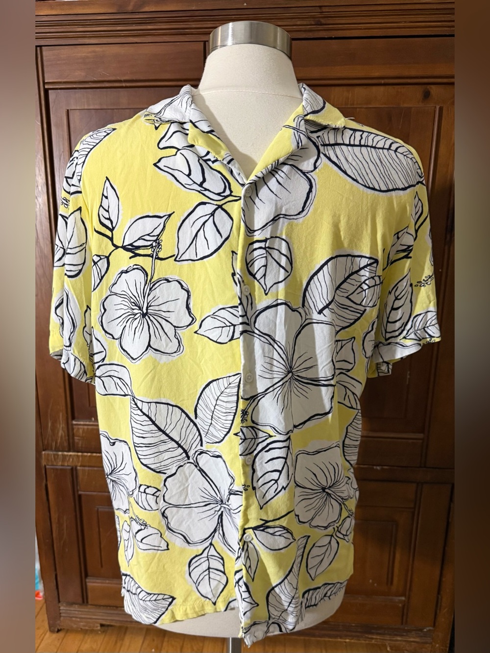Denim & Flower Ricky Singh Men's Large Yellow White Hibiscus Hawaiian Shirt L